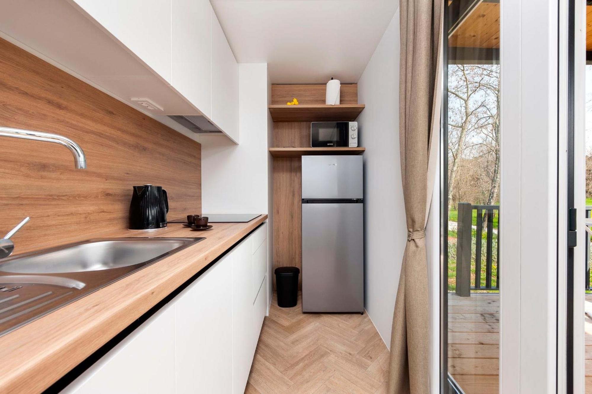 Mobile Homes Casapini In Fkk Camping Solaris Porec Bilik gambar